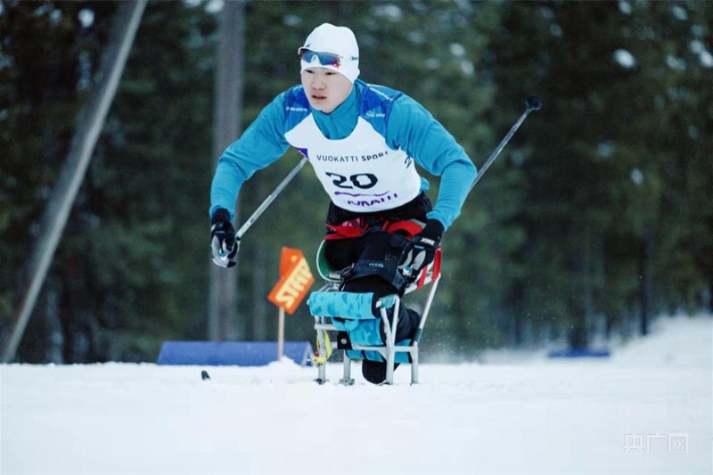 朱运锋：1500天的坚守 他坐着滑雪板“飞”向北京冬残奥赛场