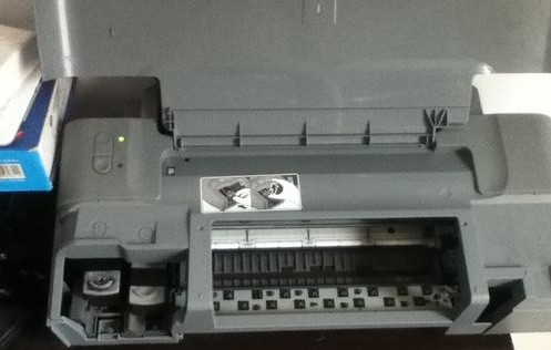 打印机安装墨盒步骤(安装打印机墨盒的方法和步骤)