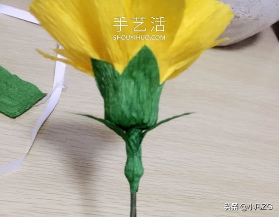 皱纹纸花的做法_康乃馨纸花的做法