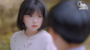 韩国21岁女演员因太童颜演小学生