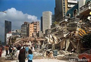 墨西哥6.7级地震 建筑震碎瓦砾遍地